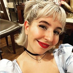 Meet your Posher, Caroline